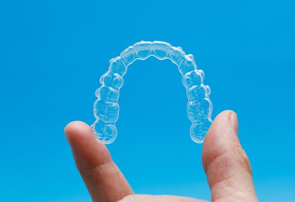 braces-vs-aligners-orthodontics-2-img