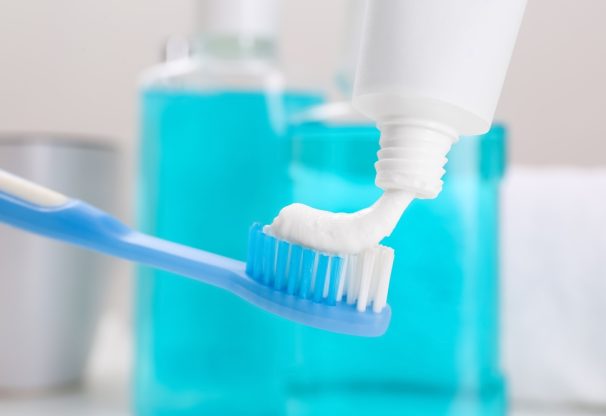 how-to-choose-toothbrush-and-toothpaste-img