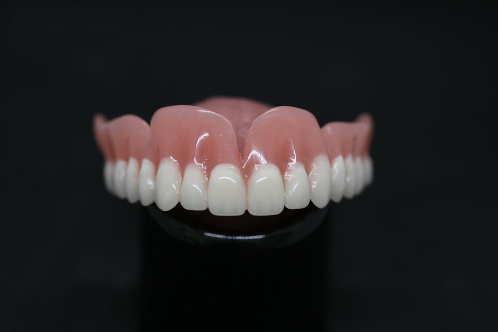 Caring for Dentures and Other Dental Appliances Image